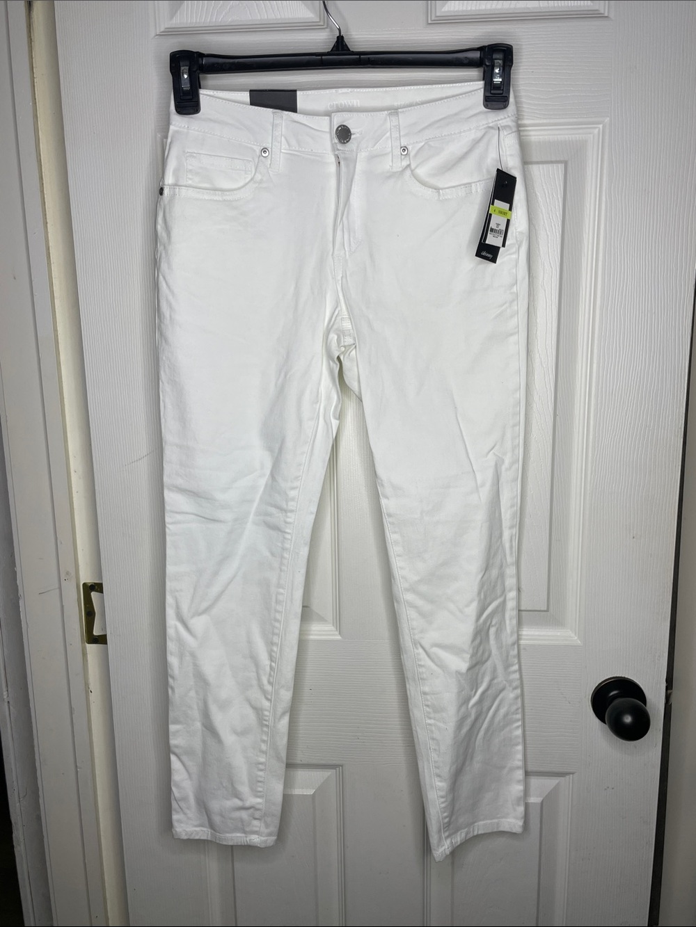 crown & ivy White Skinny Jeans - Clean White Stretch Denim. Size 4 short
